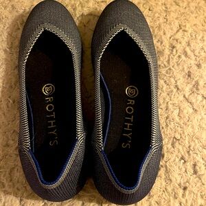 Rothy’s Blue/white round toe flats, size 7, with inserts